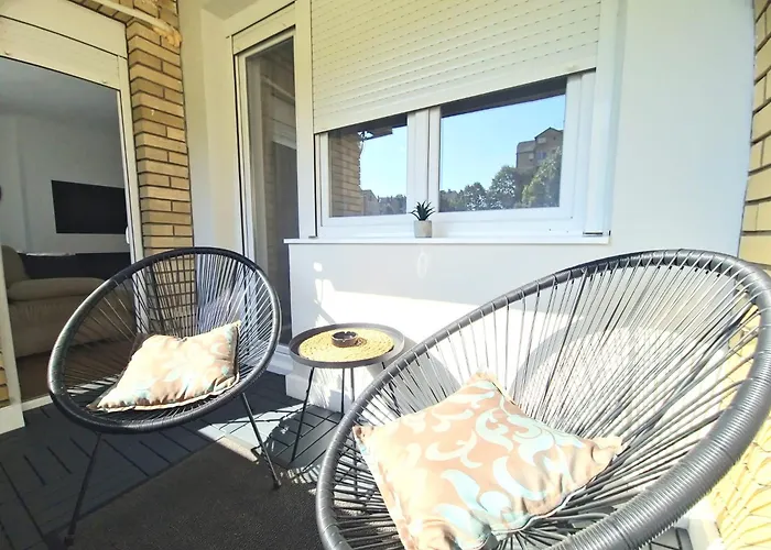 Linden Avenue Apartment - Self Check In