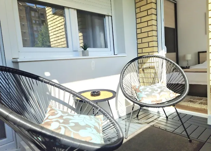 Linden Avenue Apartment - Self Check In